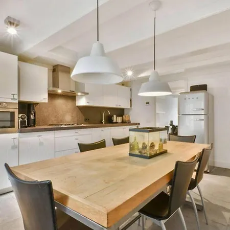 Beautifully Renovated Double Ground Floor House أمستردام